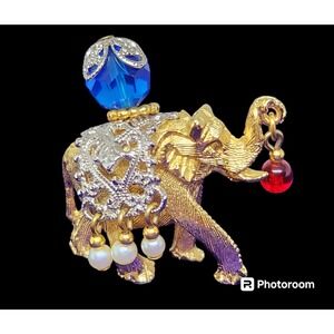 Napier Elephant BOOK PIECE Eugene Bertolli GoldTone Brooch Pin Beautiful C VIDEO